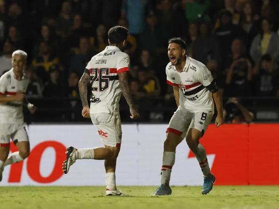 Ídolo do São Paulo, Calleri vive temporada com mais assistências na carreira