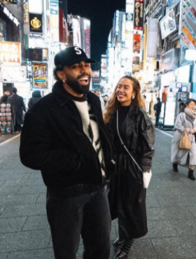Gabigol posta álbum com fotos românticas ao lado de Rafaella