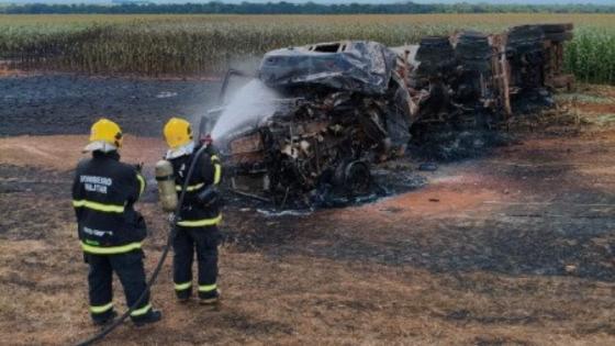 Caminhão-tanque pega fogo e motorista morre carbonizado na MT-249