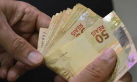 Crise fiscal e rombos faz Moody's rebaixar Brasil