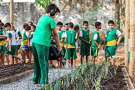 Escola do Jardim Florianópolis oferece salas multifuncionais, horta, parque adaptado e acompanhamento especializado